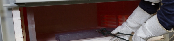 gloves tongs to heat treat 8192